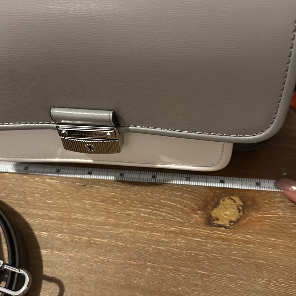 💥 Michael Kors Bradshaw Leather Messenger Bag in Gray/White w/2 Straps, EUC 💥 - Picture 10 of 12